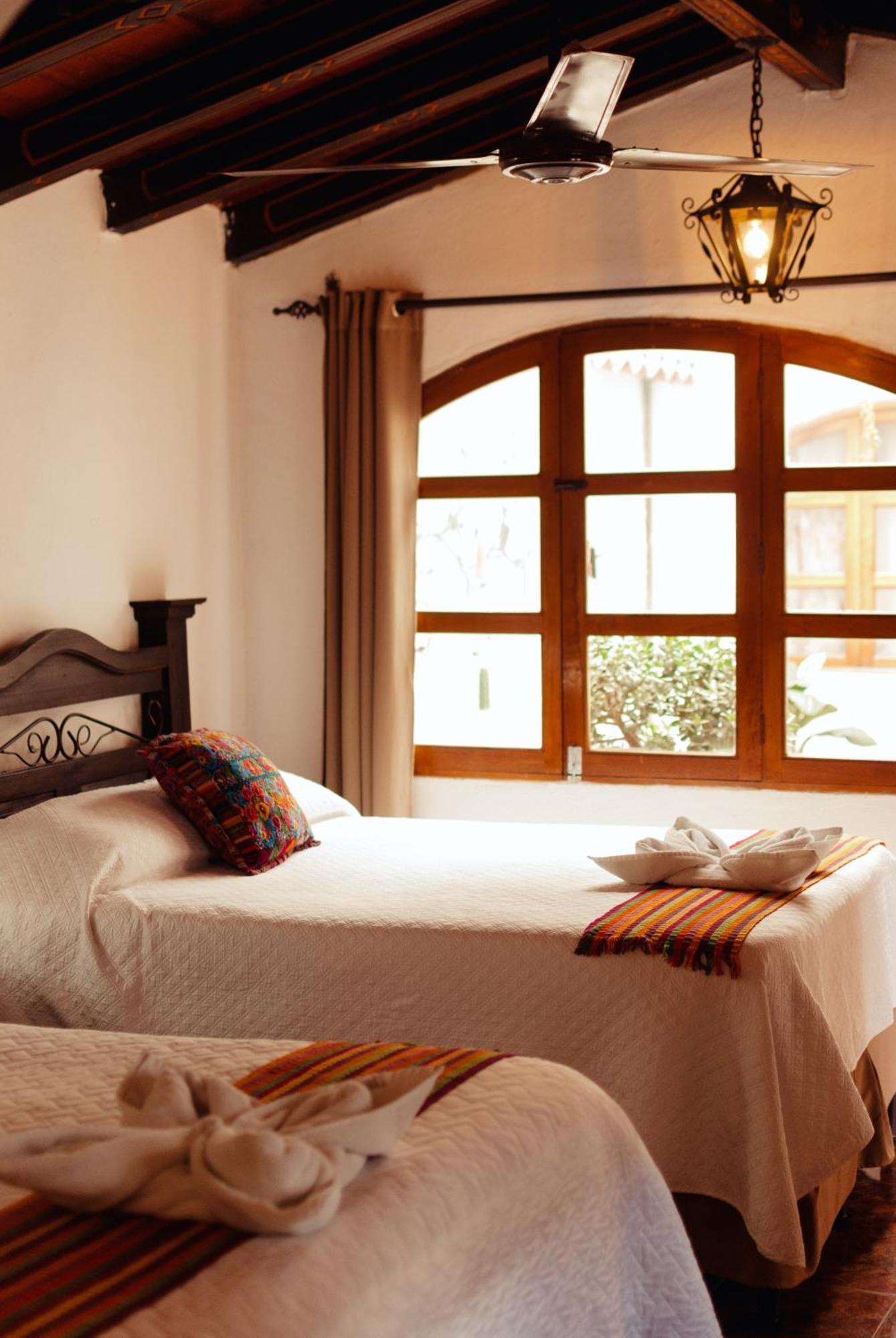 Hotel Gran Plaza Euromaya Antigua Bagian luar foto