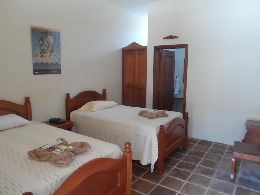 Hotel Gran Plaza Euromaya Antigua Ruang foto
