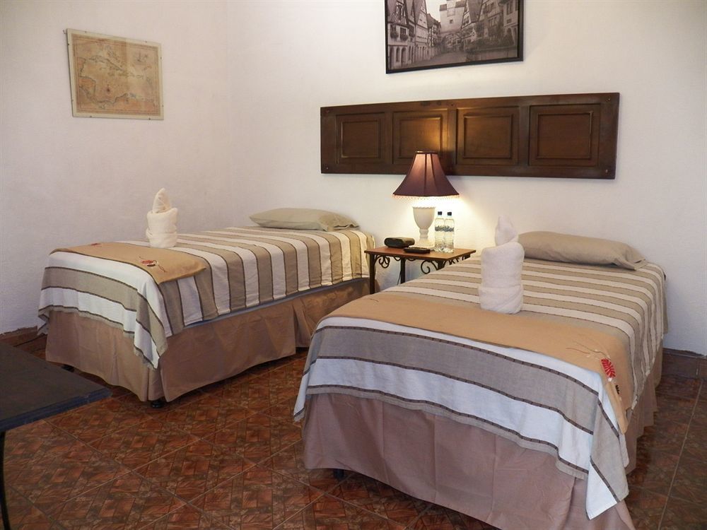 Hotel Gran Plaza Euromaya Antigua Bagian luar foto