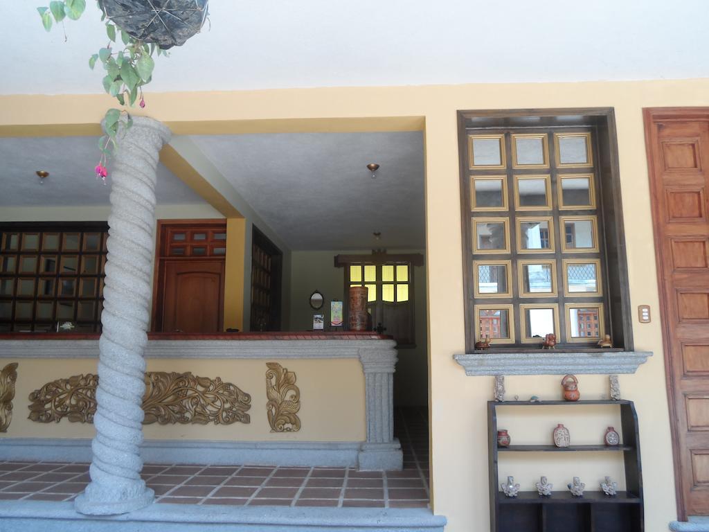 Hotel Gran Plaza Euromaya Antigua Bagian luar foto